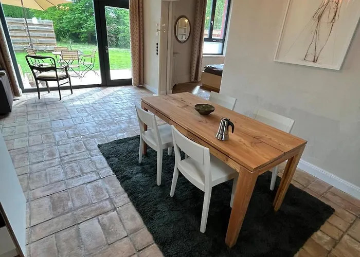 Helle Loft Mit Eingenem Garten アパート テンプリーン