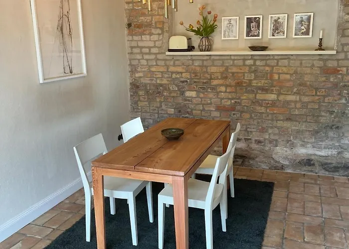 Helle Loft Mit Eingenem Garten テンプリーン